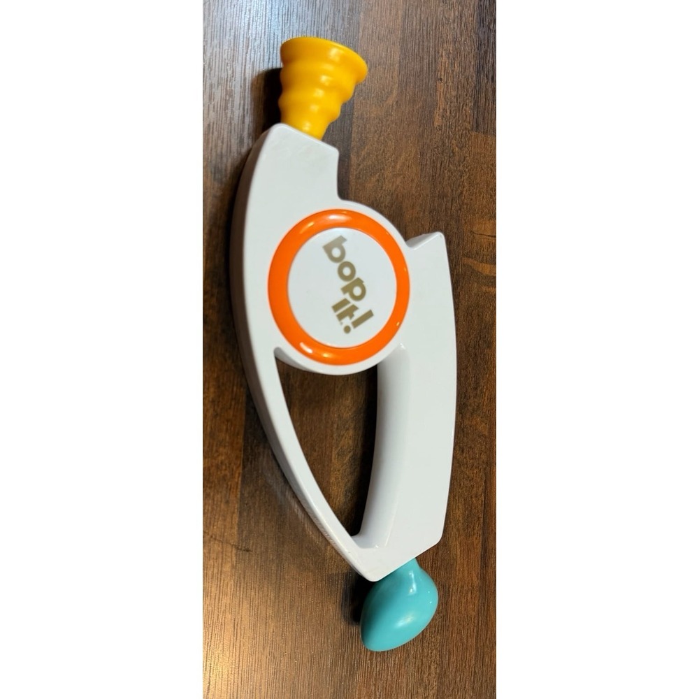 Hasbro Bop It! Electronic  game 2018. Tested, works great.